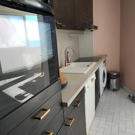 Corniche Face Apartment Sete